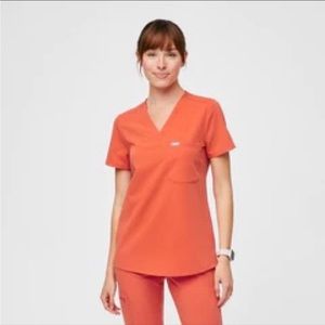 Figs Sunset Orange scrub set size large